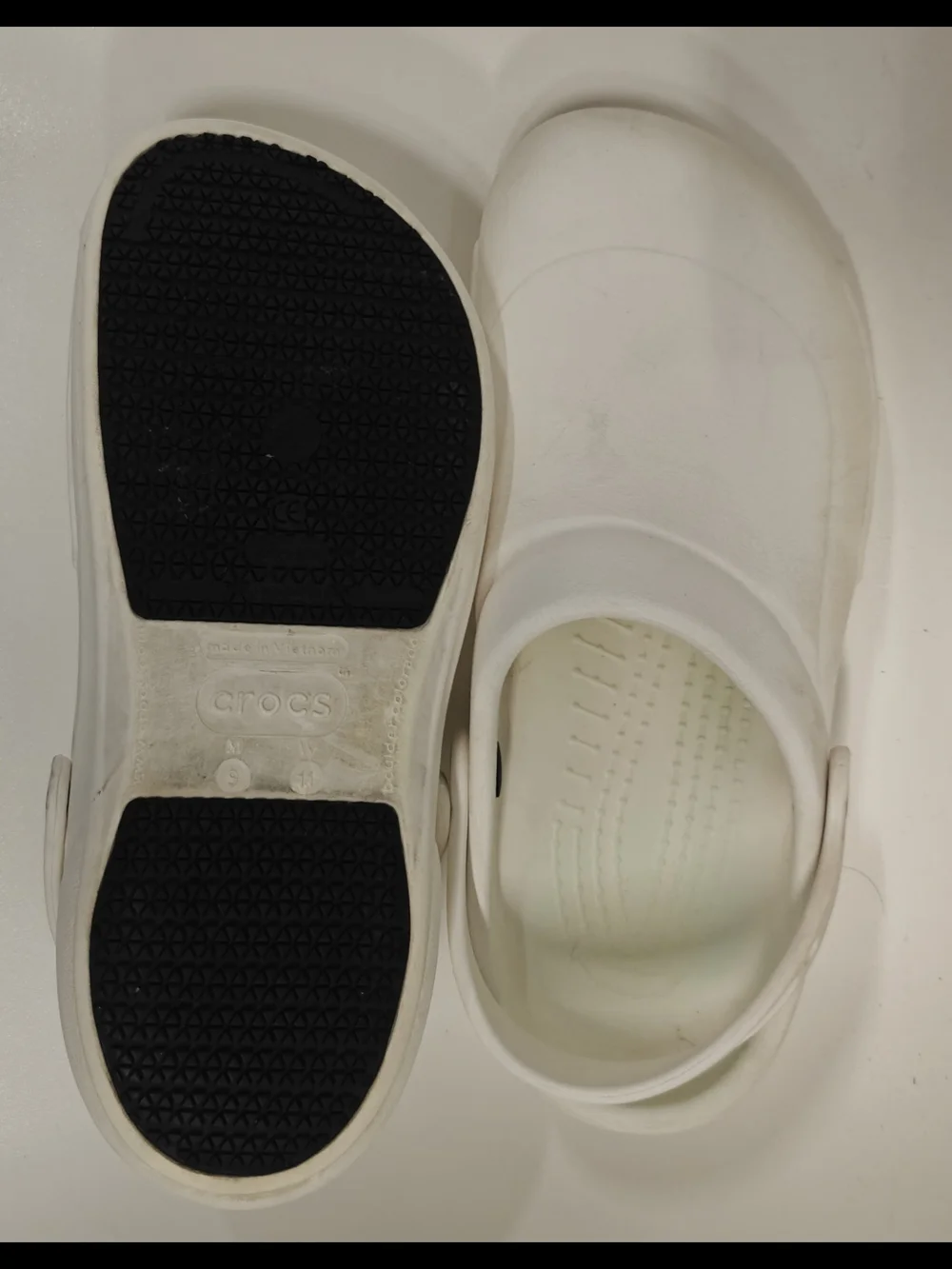 Crocs Baya Clog White Unisex Sandals Men’s 9 / Women’s 11 Lightweight Slip-On Sh